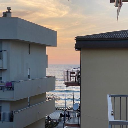 Casa Davi Apartment เชฟาลู ภายนอก รูปภาพ