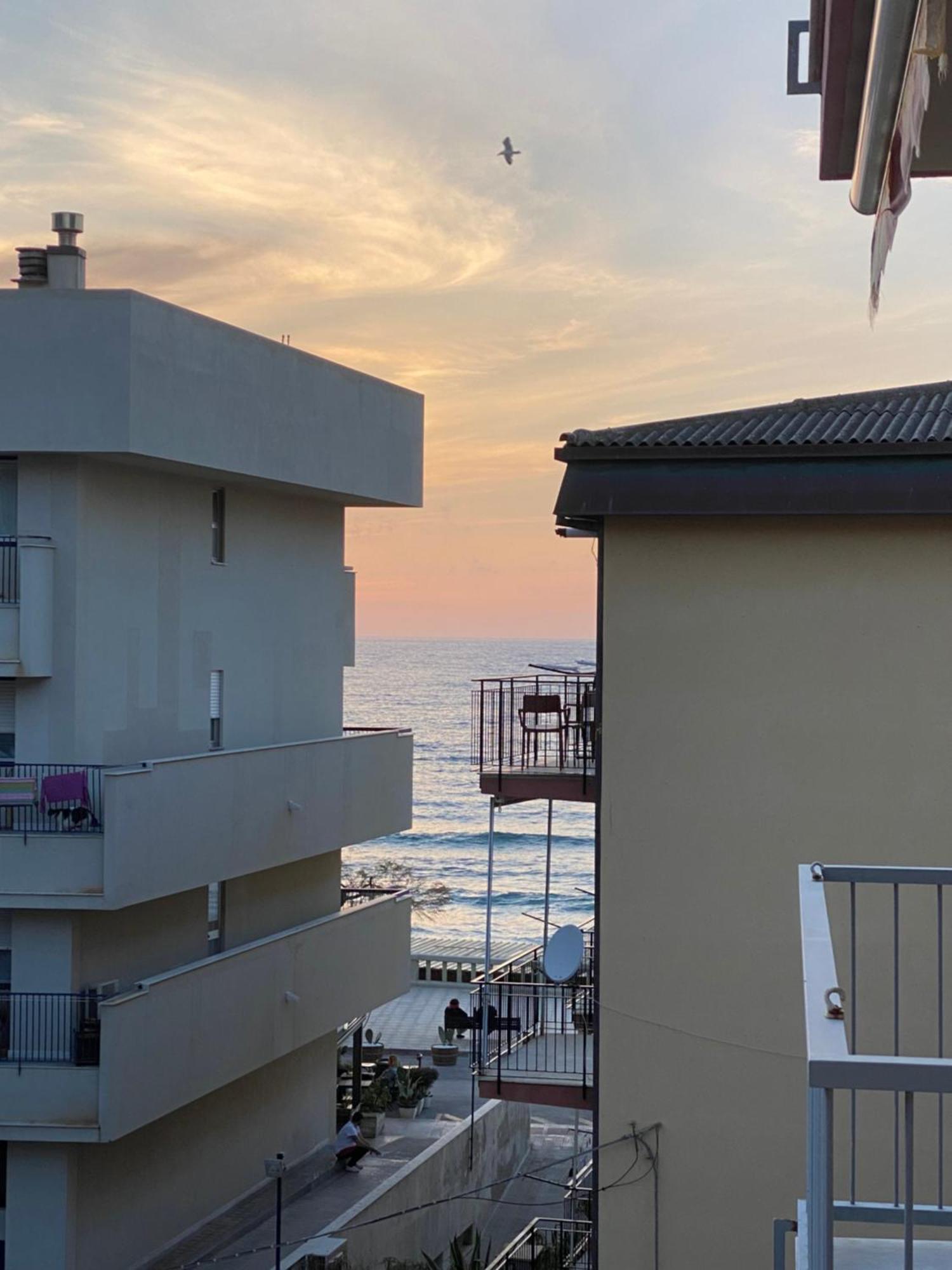 Casa Davi Apartment เชฟาลู ภายนอก รูปภาพ